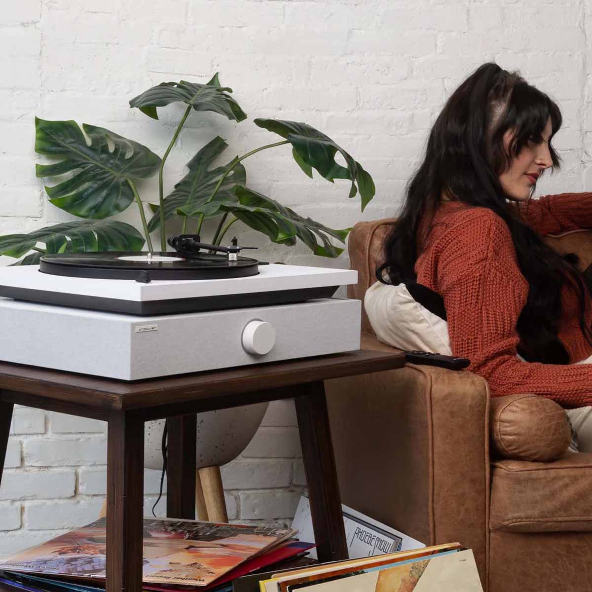 Andover SpinBase 2 Powered Turntable Speaker - Image 9