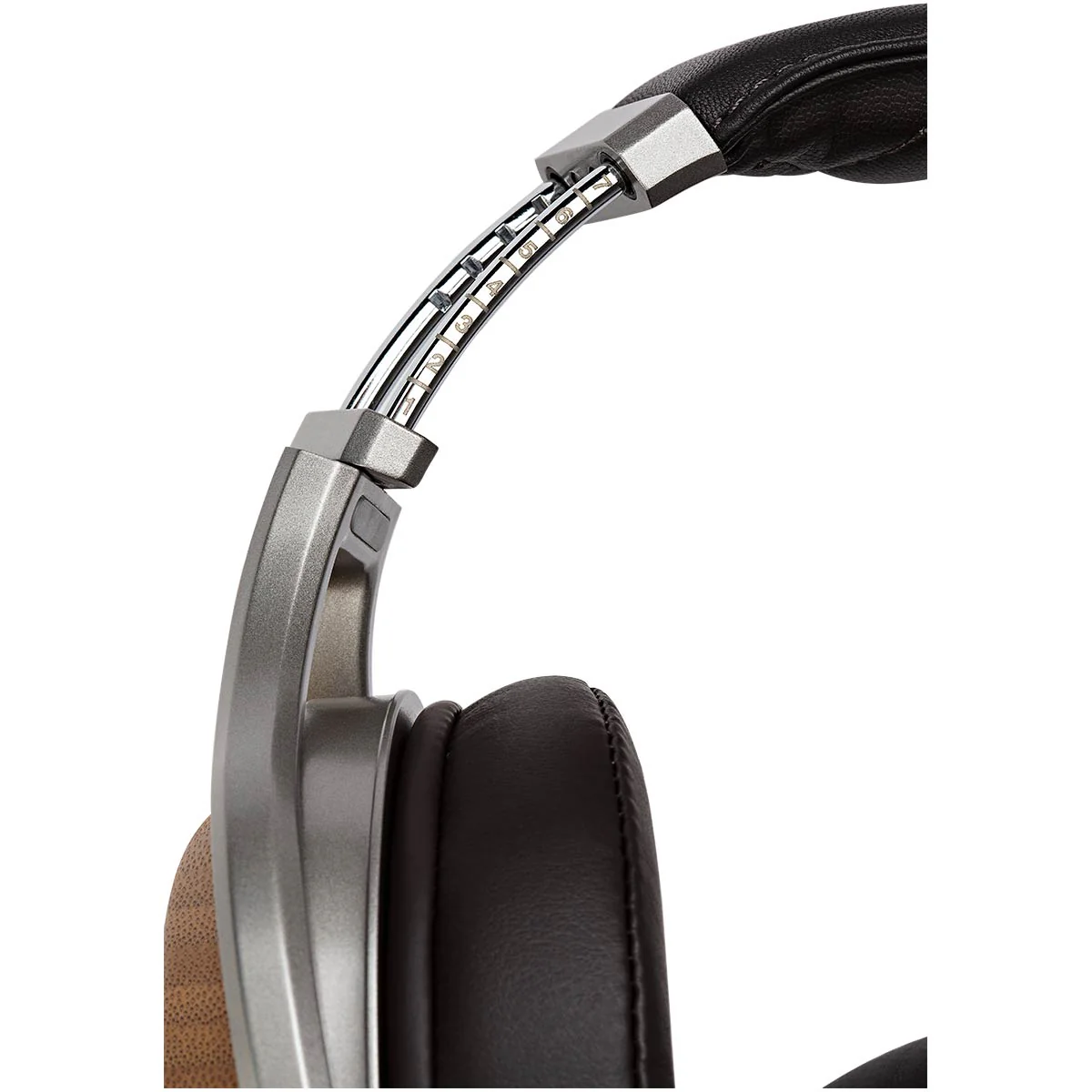 Denon AH-D9200 Bamboo Over-Ear Premium Headphones - Image 4