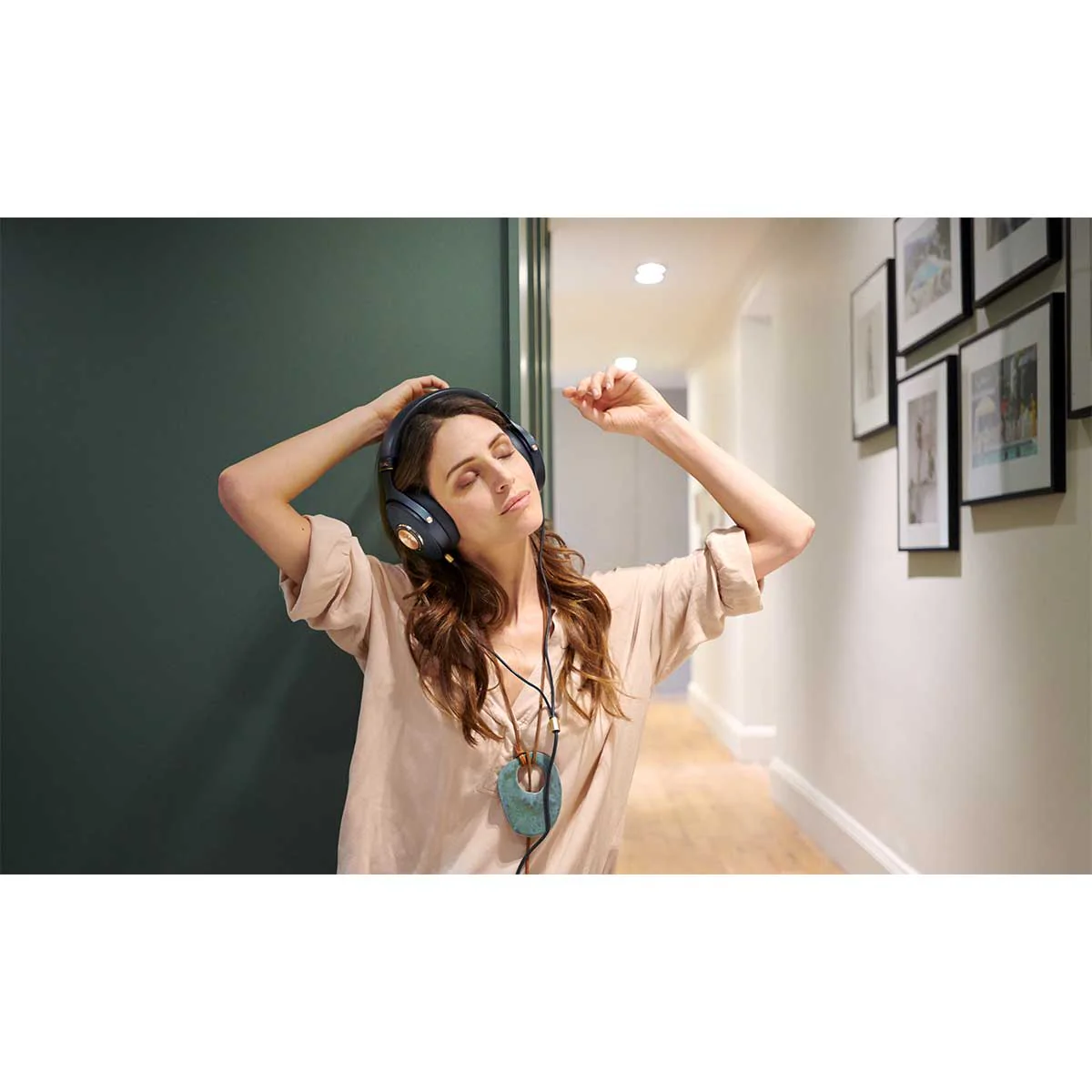 Focal Celestee Closed Back Over Ear Headphones - Image 15