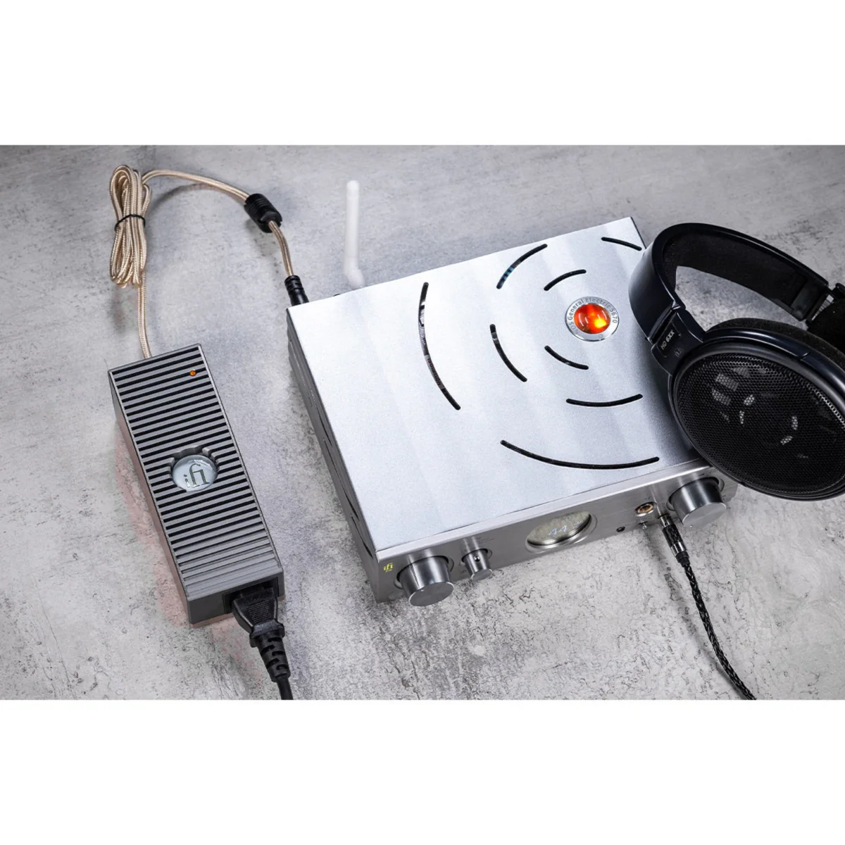 iFi Audio iPower Elite Active Noise Canceling Power Supply - Image 2
