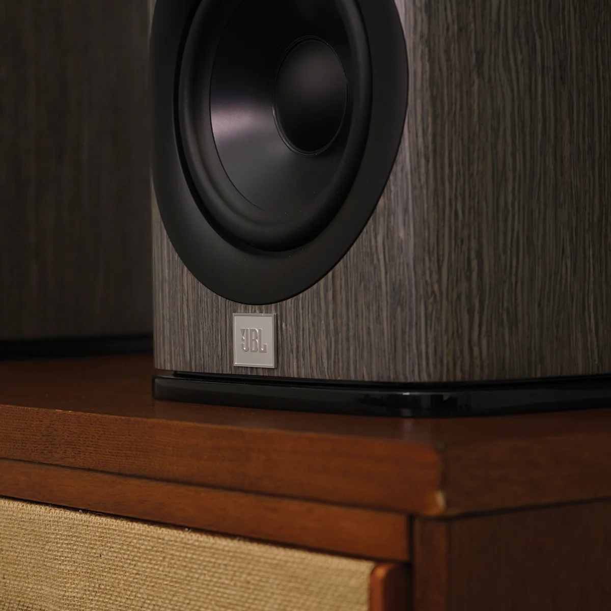 JBL HDI-1600 2-Way Bookshelf Loudspeaker - Gloss Black - Each - Image 19