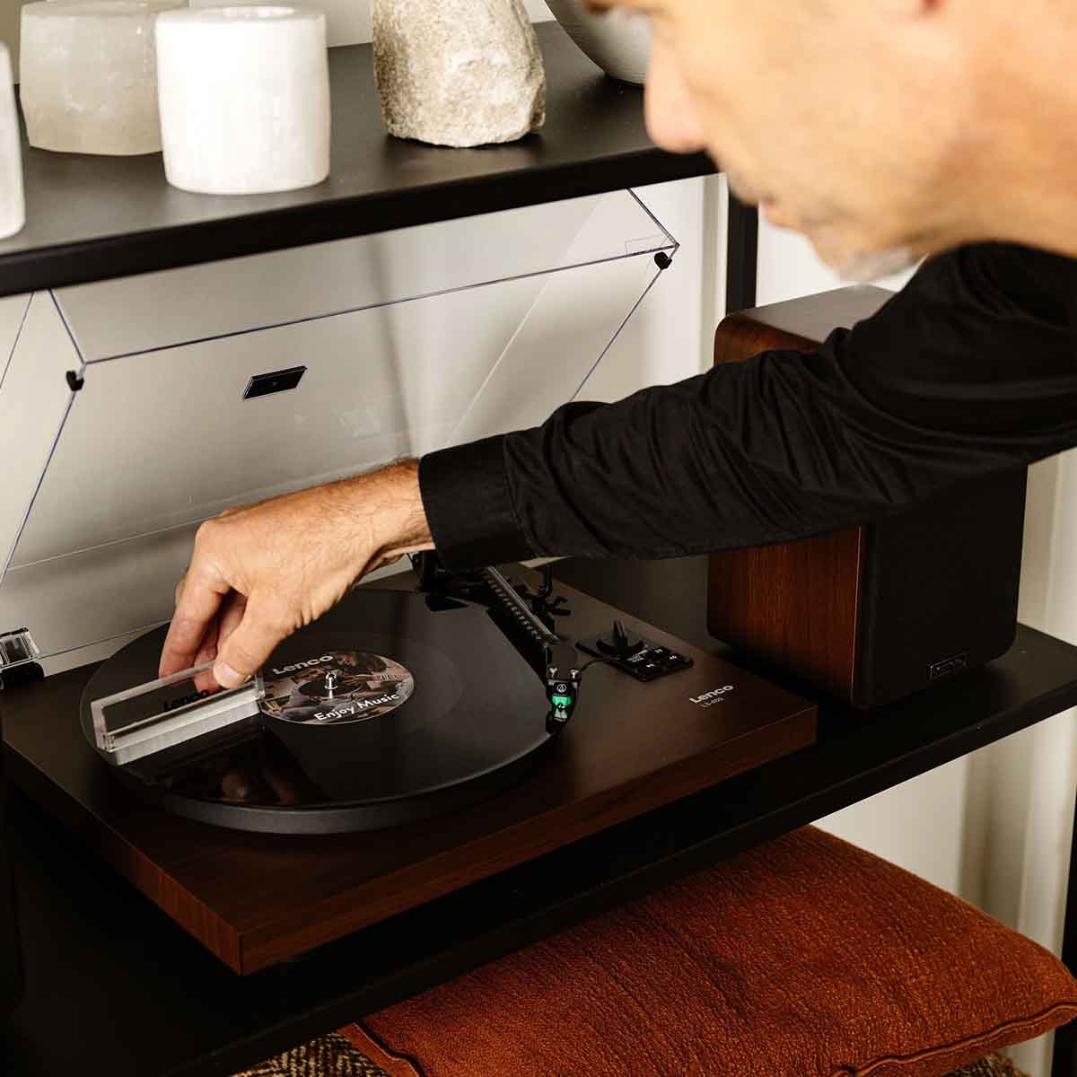 Lenco LS-600 Turntable w/ Built-In Amplifier, Bluetooth, and Speakers - Image 26