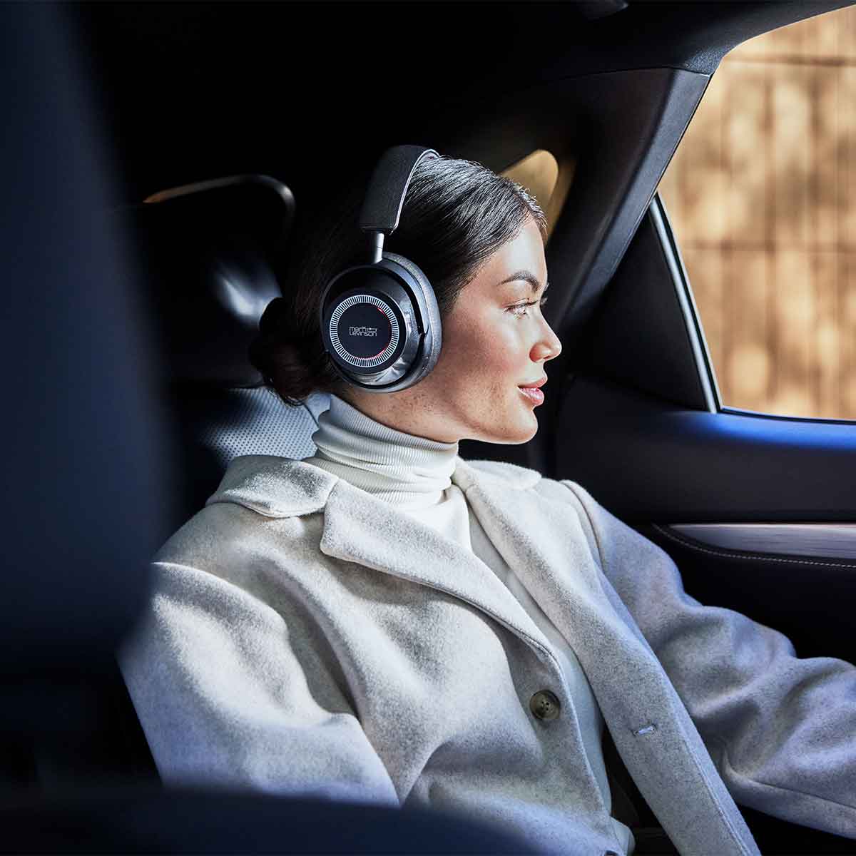 Mark Levinson No 5909 Premium High-Resolution Wireless ANC Headphones - Image 11