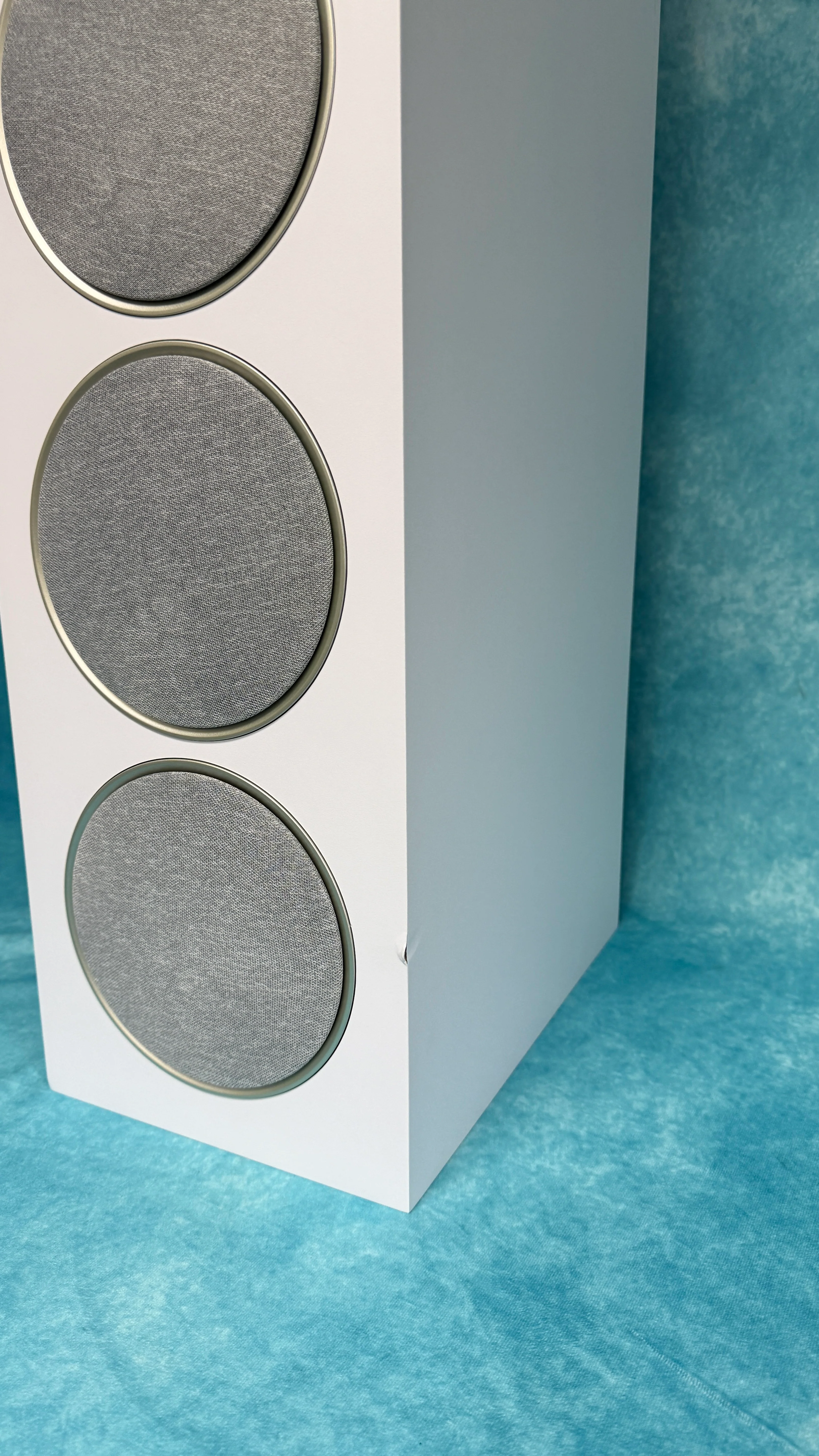 Martin Logan OPEN BOX Foundation F1 Floorstanding speaker - Each - White - B Grade - Image 7