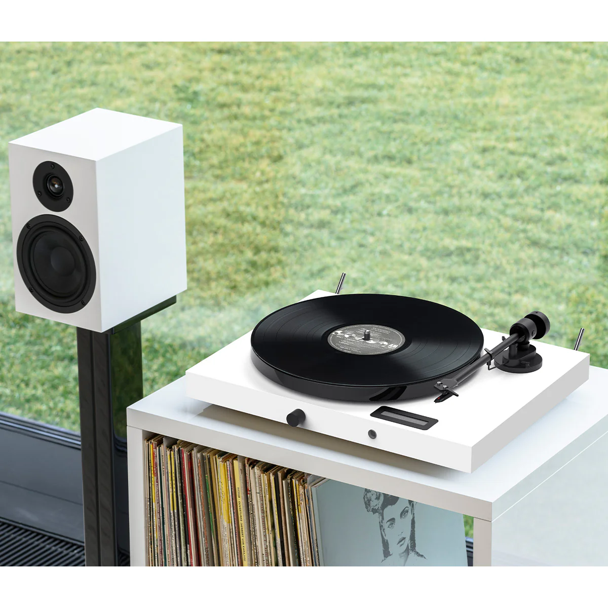Pro-Ject Juke Box E1 Turntable - Image 22
