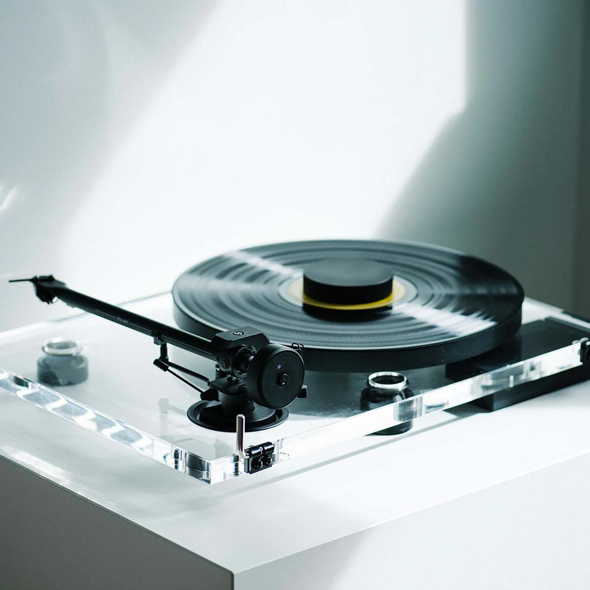 Pro-Ject XA B Balanced Acrylic Turntable - Image 4
