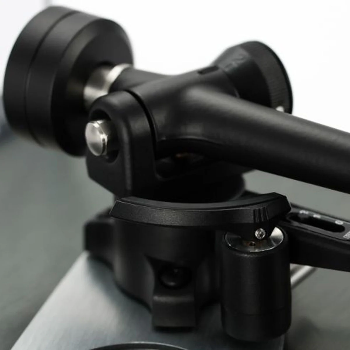 Rega Planar 3 RS Special Edition Turntable - Image 5