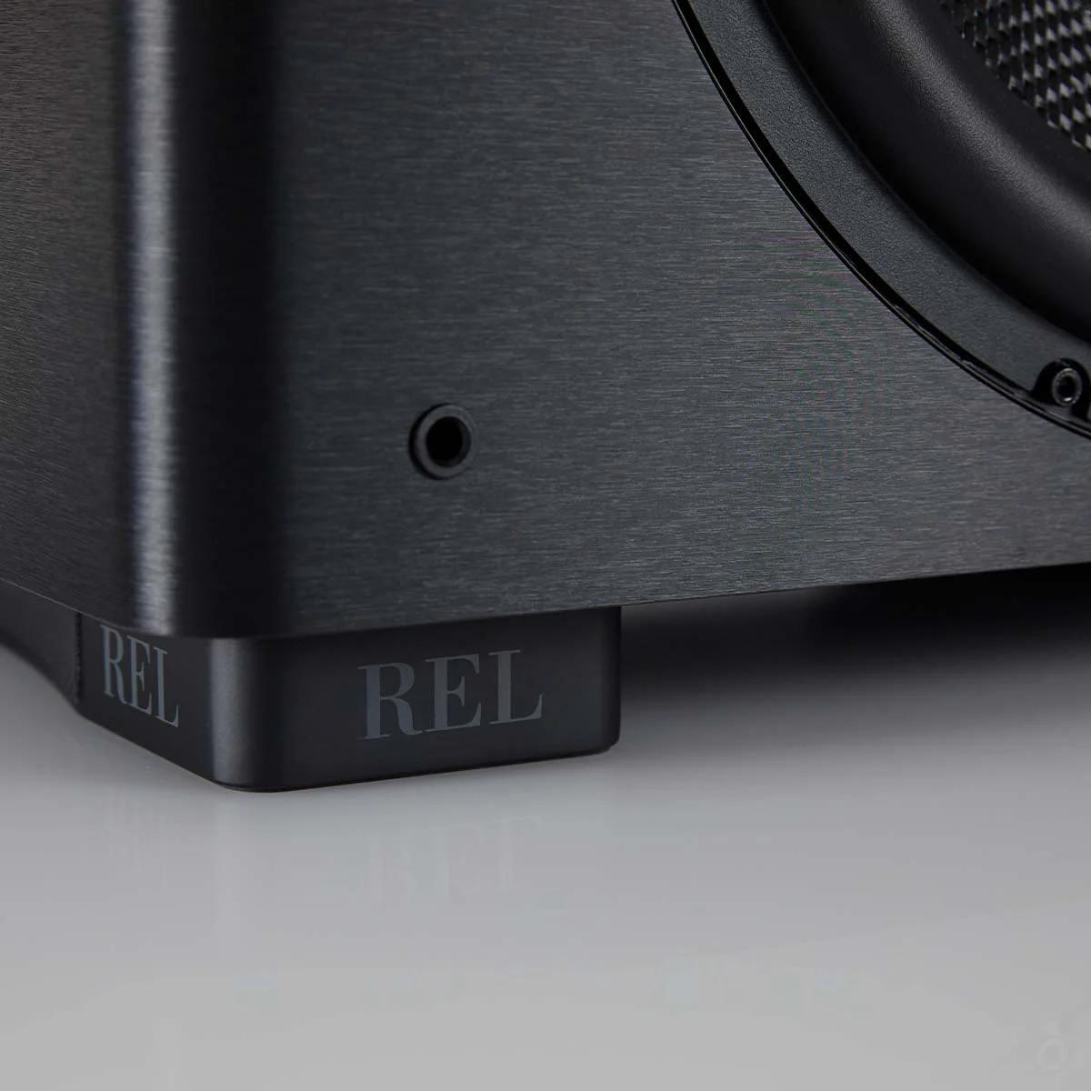 REL HT/1510 Predator II Subwoofer - Image 10