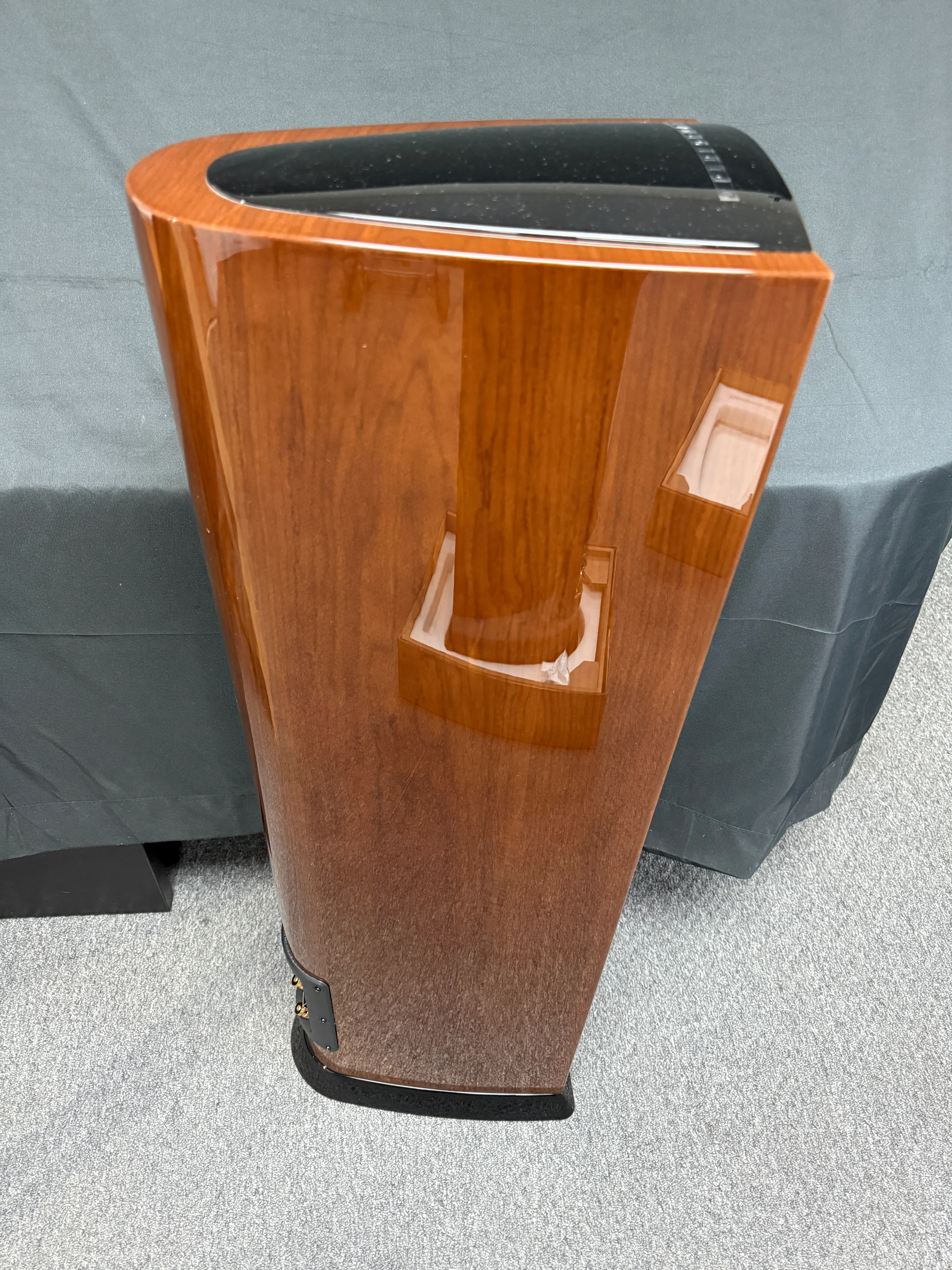 Revel PerformaBe F226Be 3-way Floorstanding Loudspeaker - Walnut - Pair - BSC - Image 8