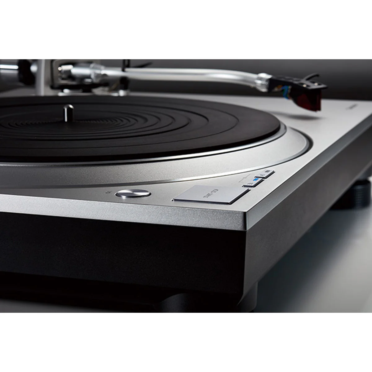 Technics SL-1500C Turntable w/ Built-in Preamp & Cartridge - Image 5